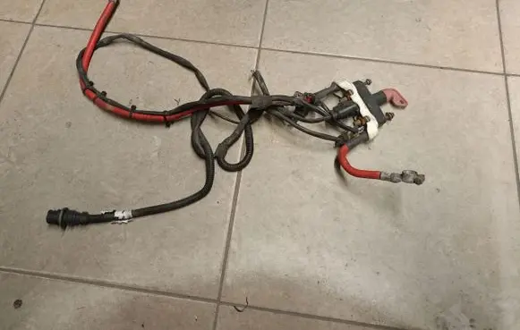 Volvo C30 Positive cable (battery) 