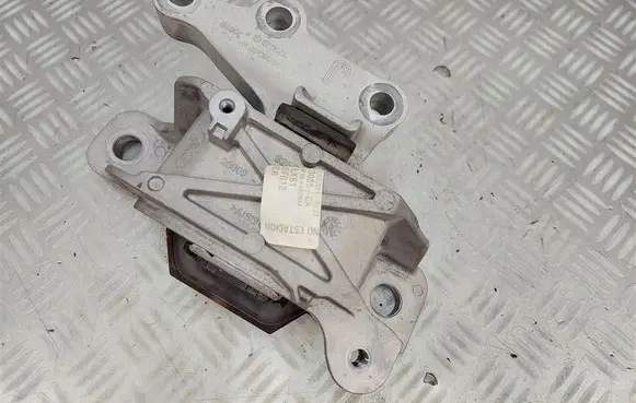 Ford Kuga III Engine mount vacuum valve LX616F012CB