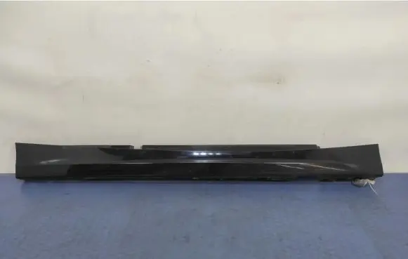BMW 1 E82 E88 Foot area side trim 7184354