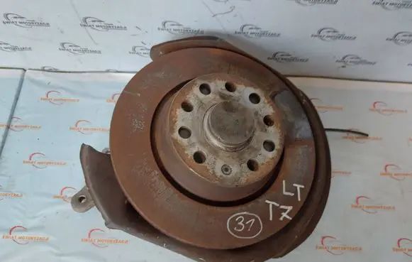 Audi Q3 8U Rear wheel hub spindle/knuckle 