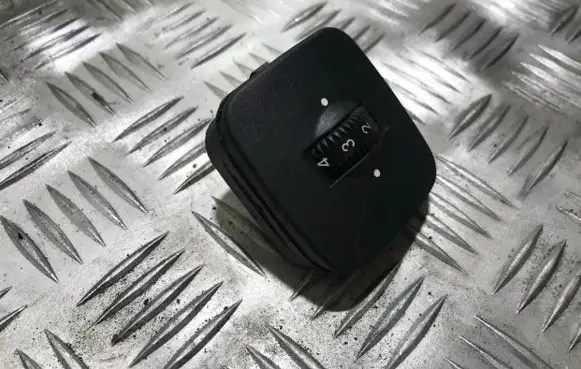 Mercedes-Benz S W220 Headlight level height control switch 2208000878a