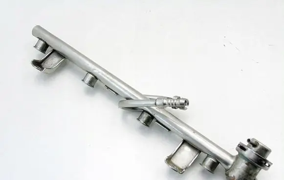 Audi A4 S4 B6 8E 8H Fuel main line pipe 06B133681L