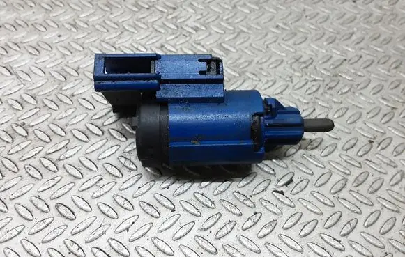 Volkswagen PASSAT B5.5 Brake pedal sensor switch 1J0927189