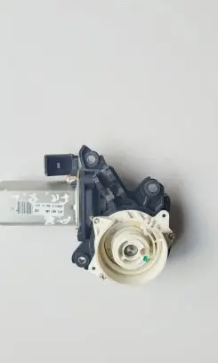 Audi A8 S8 D4 4H Front door lock 4F0837060