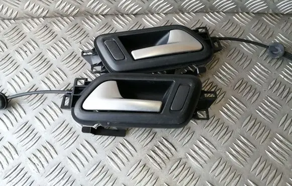 Volkswagen Amarok Rear door interior handle 2H0837113D 2H0837114D
