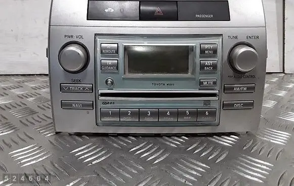Toyota Corolla Verso E121 Radio/CD/DVD/GPS head unit 861200F010