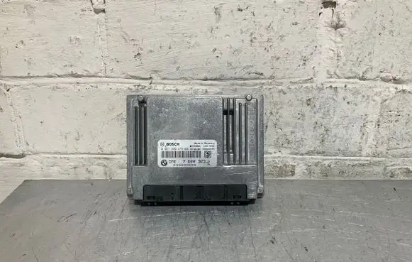BMW 5 E60 E61 Engine control unit/module 7600923 0261209478 030033696