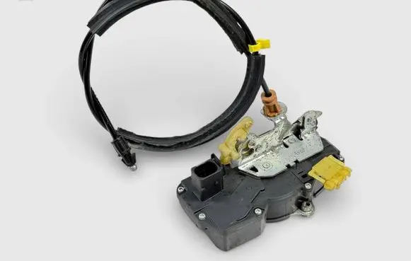Cadillac Escalade Front door lock 25876388 20783852 25873485
