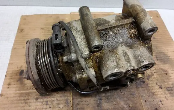 Ford Mondeo Mk III Air conditioning (A/C) compressor (pump) 18022A