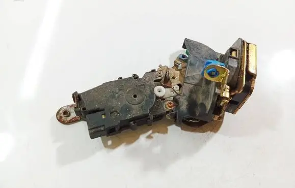 Subaru Legacy Rear door lock 