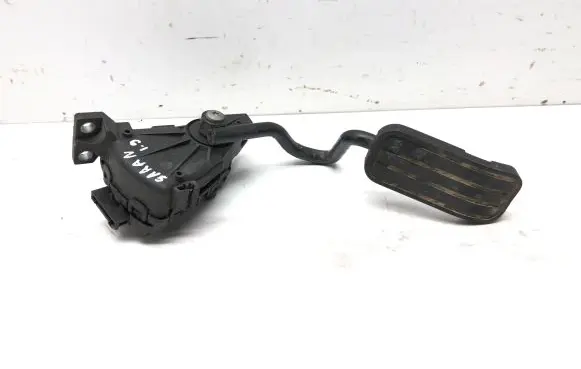 Volkswagen Sharan Accelerator throttle pedal 7M4723507D YM219F836HB 6PV00777004