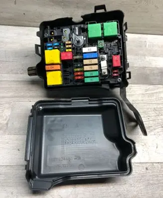 Citroen C4 Cactus Fuse box set 9671924480