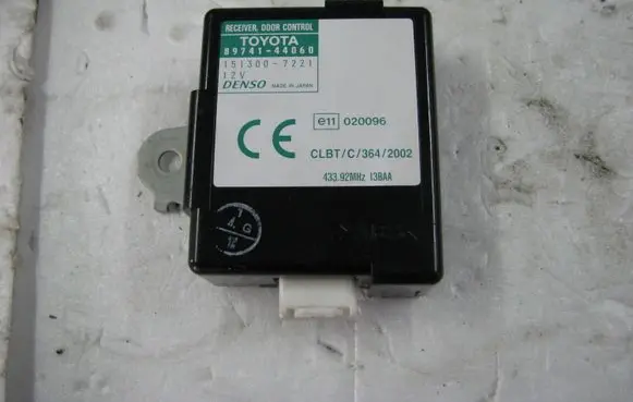 Toyota Corolla Verso AR10 Door control unit/module 8974144060