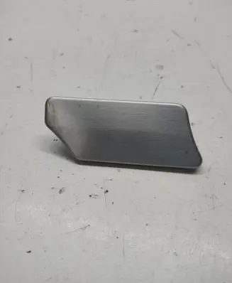 Dashboard glove box trim