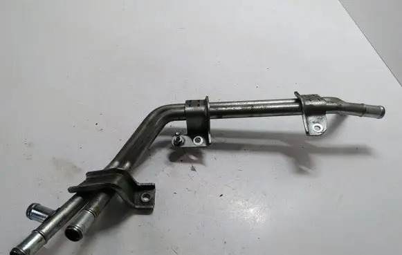 Toyota Land Cruiser (J150) Engine coolant pipe/hose