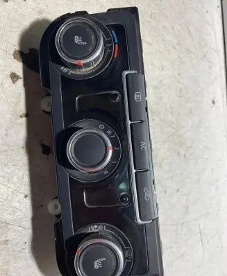 Volkswagen Golf VI Climate control unit 7N0907426AN 5HB00975171