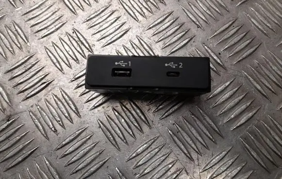 Audi A1 USB socket connector 82A035736