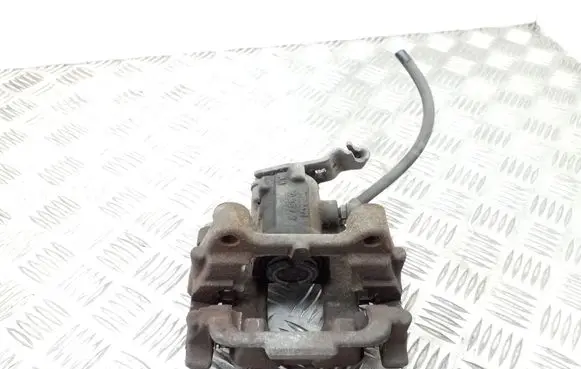 Skoda Superb B6 (3T) Rear brake caliper 093
