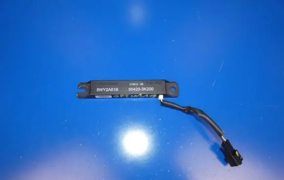KIA Optima Aerial antenna amplifier 95420-3K200 27061256 5WY2A61B