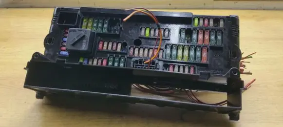 BMW 5 F10 F11 Fuse module 9210861 921086101