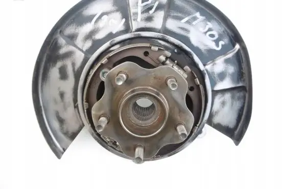 Infiniti Q70 Y51 Rear wheel hub spindle/knuckle 