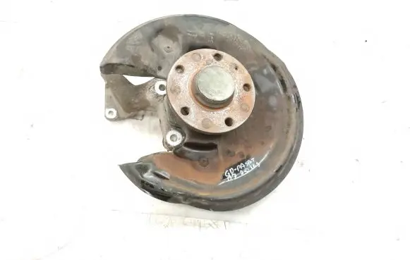 Volkswagen PASSAT B7 Rear wheel hub 5N0615612C