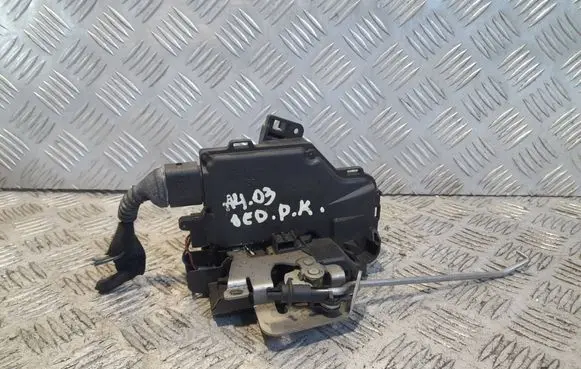 Audi A4 S4 B6 8E 8H Front door lock 8E2837015C