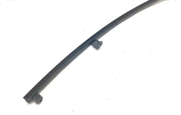 Toyota RAV 4 (XA50) Rear door windshield rail 