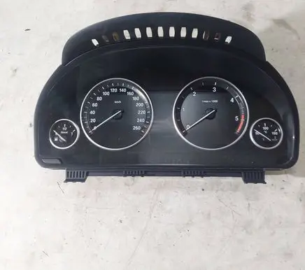 BMW 5 F10 F11 Speedometer (instrument cluster) 924934401