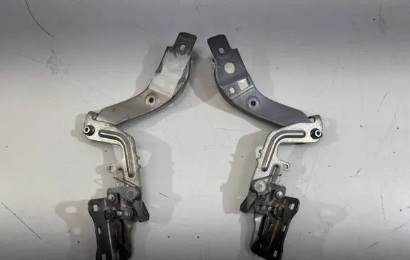 Mercedes-Benz CLA C117 X117 W117 Engine bonnet/hood hinges