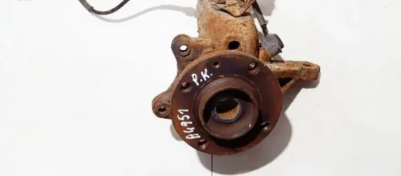 Citroen Xsara Front wheel hub