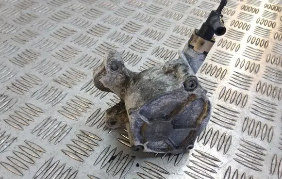 Ford Mondeo MK IV Vacuum pump D165
