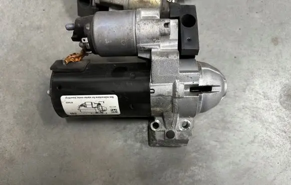 BMW 5 F10 F11 Starter motor 8574102