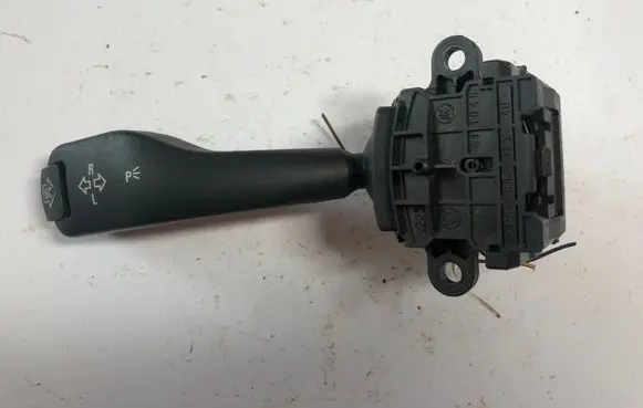 BMW 5 E39 Indicator stalk 8363668 011040 01104010