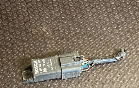 Glow plug pre-heat relay