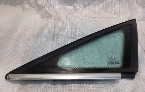 Ford C-MAX II Front triangle window/glass 