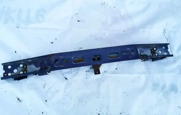 Renault Laguna I Front bumper cross member