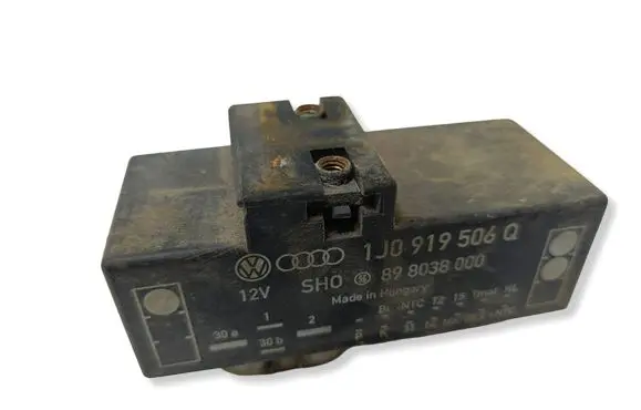 Volkswagen Golf IV Coolant fan relay 1J0919506Q