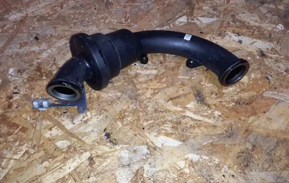 Mercedes-Benz CLA C117 X117 W117 Turbo air intake inlet pipe/hose A6511400387