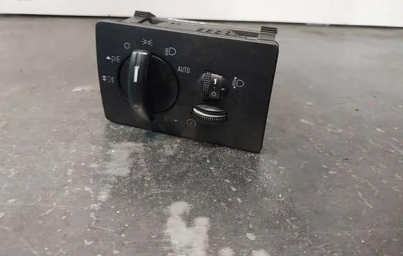 Ford Focus Light switch 7M5T13A024CA