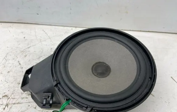 Mercedes-Benz 190 W201 Parcel shelf speaker A2018200402 2018200402 272507747
