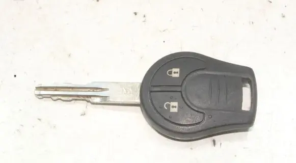 Nissan Juke I F15 Ignition key/card 