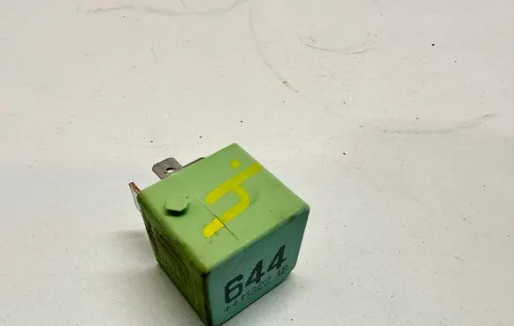 Volkswagen Tiguan Other relay 4H0951253 V23136J0006X079