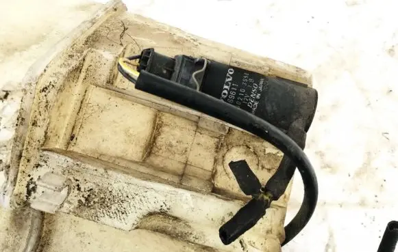 Volvo S80 Windscreen/windshield washer pump 9169611