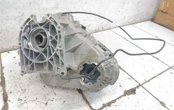 Land Rover Defender Gearbox transfer box case LPLA7K780AA HPLA7J426AD