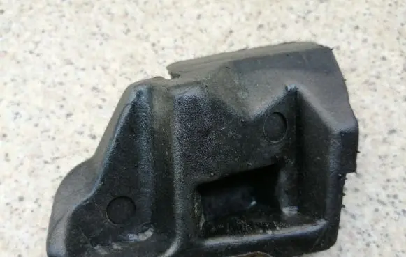 Citroen C3 Aircross Fender foam support/seal 39021805