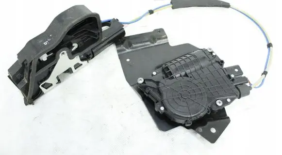 Loading door lock