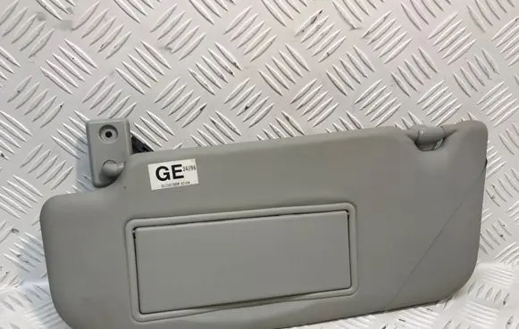 Nissan Qashqai+2 Sun visor