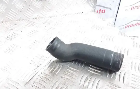 Volkswagen Golf IV Engine coolant pipe/hose 13727T