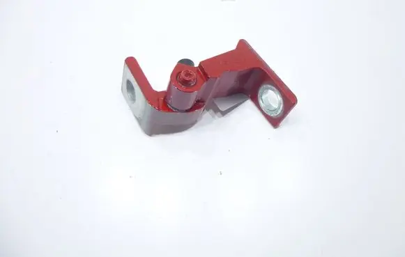 Volkswagen PASSAT B8 Front door upper hinge 5H0833401A A046574